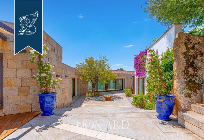 Image No.15-7 Bed Villa for sale