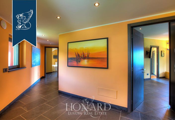 Image No.19-6 Bed Villa for sale