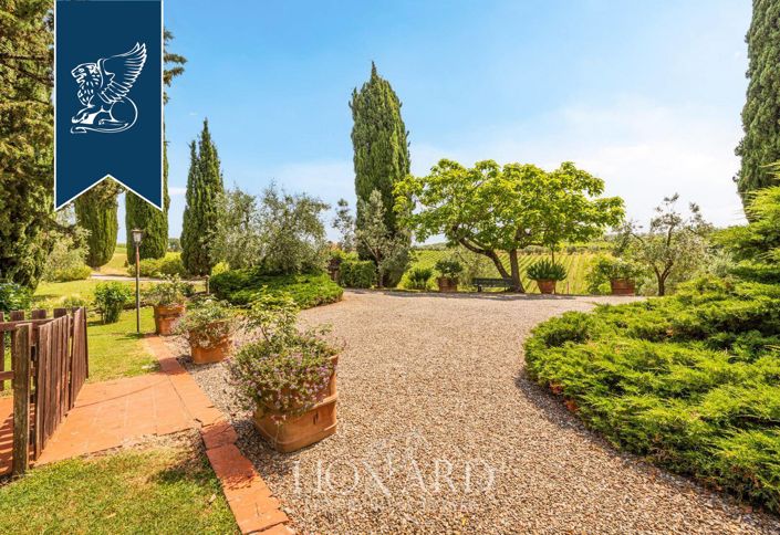 Image No.13-9 Bed Villa for sale