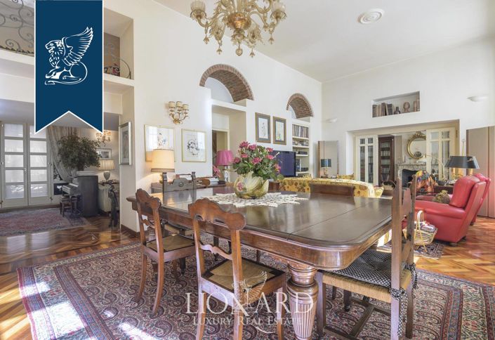 Image No.13-4 Bed Flat for sale