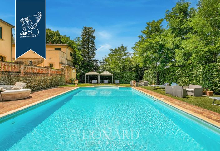 Image No.8-19 Bed Villa for sale