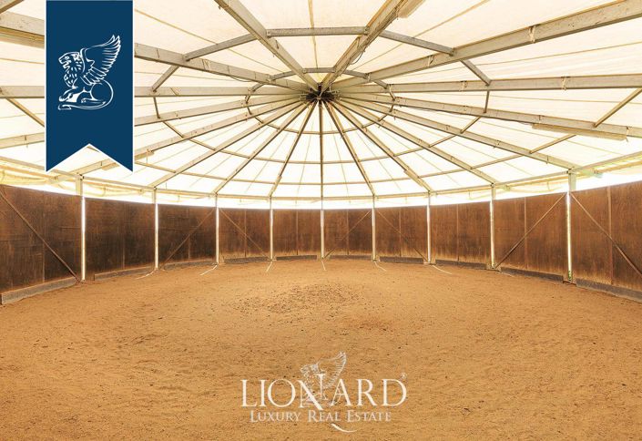 Image No.12-14 Bed Property for sale