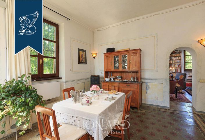 Image No.21-14 Bed Property for sale