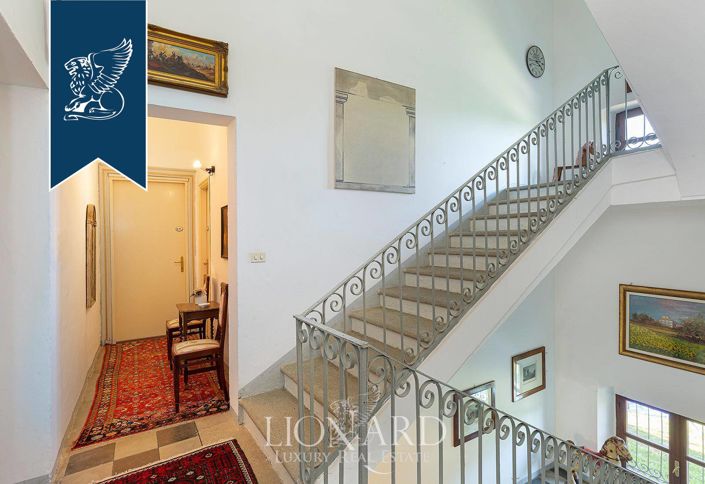 Image No.25-14 Bed Property for sale