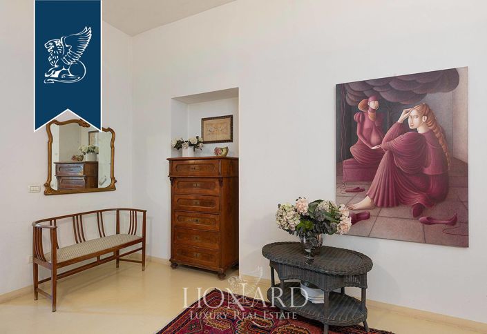 Image No.29-14 Bed Property for sale