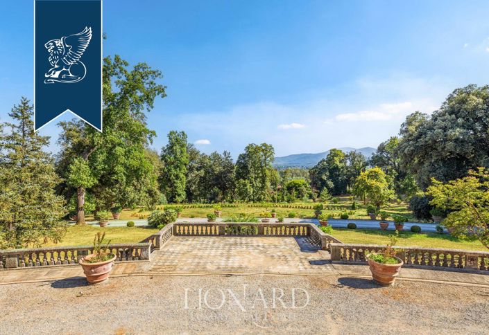 Image No.11-10 Bed Villa for sale