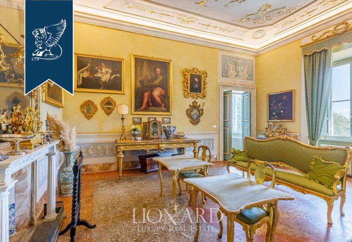 Image No.15-10 Bed Villa for sale