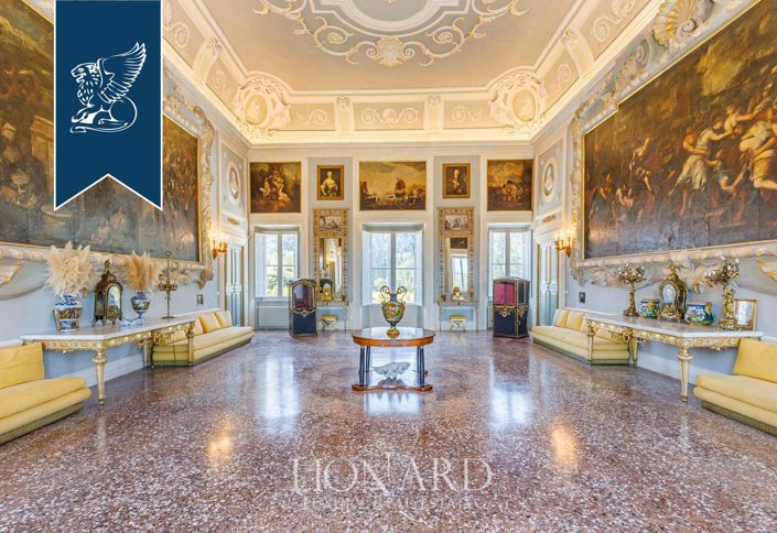 Image No.18-10 Bed Villa for sale