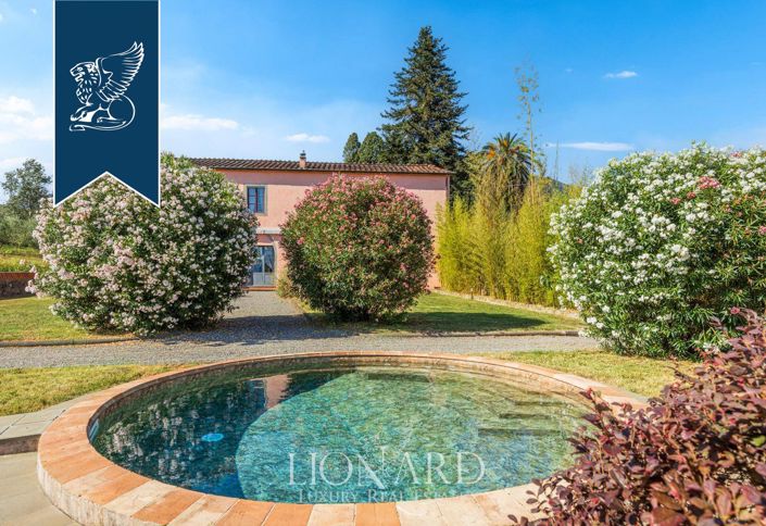 Image No.8-10 Bed Villa for sale