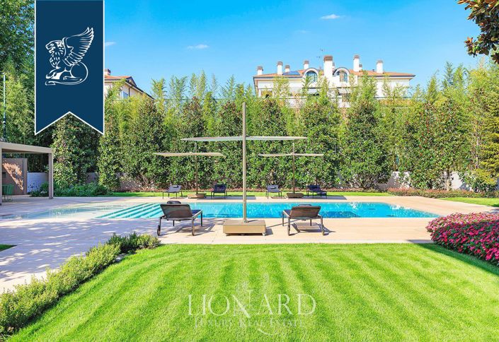 Image No.1-4 Bed Villa for sale