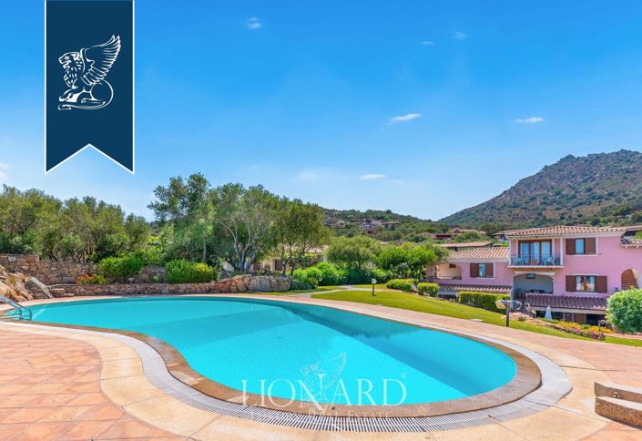 Image No.4-16 Bed Villa for sale