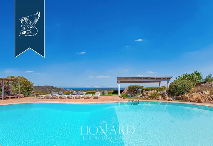 Image No.6-16 Bed Villa for sale