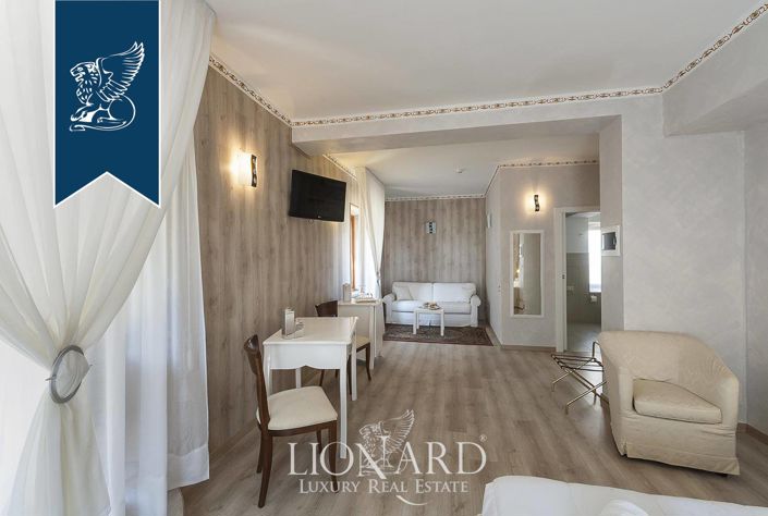 Image No.48-35 Bed Hotel for sale