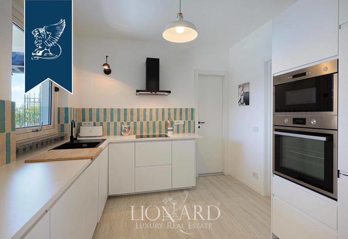 Image No.20-3 Bed Villa for sale