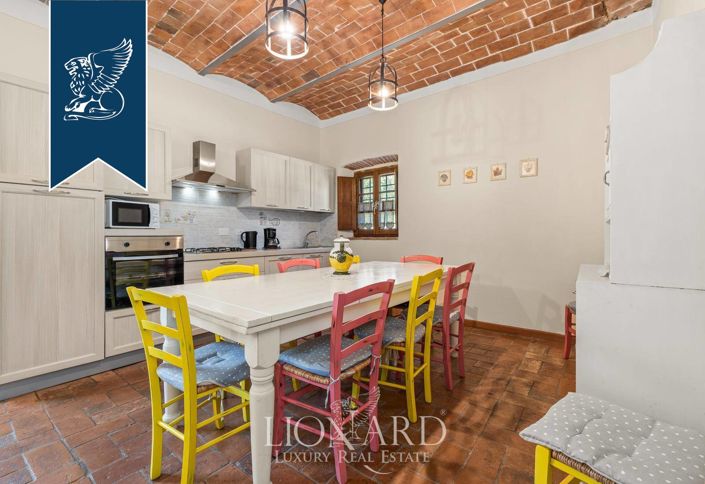 Image No.15-Ferme de 8 chambres à vendre à Volterra