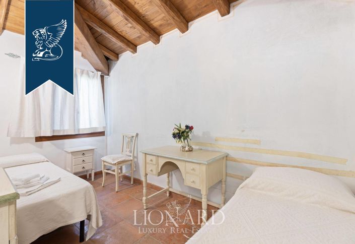 Image No.20-6 Bed Villa for sale