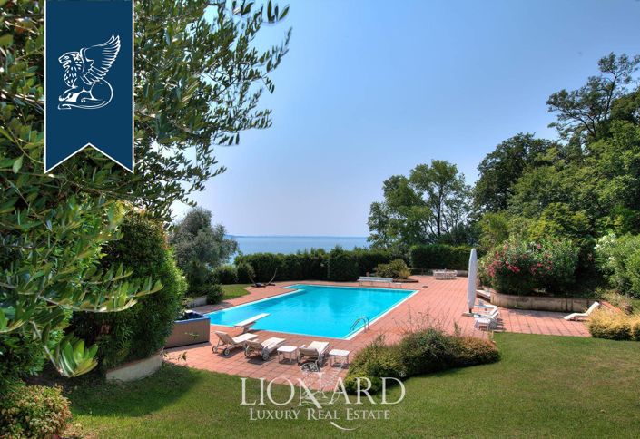 Image No.16-9 Bed Villa for sale