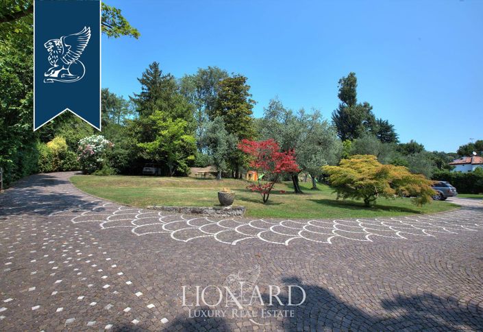 Image No.9-9 Bed Villa for sale