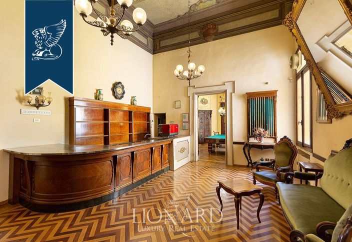 Image No.20-11 Bed Property for sale