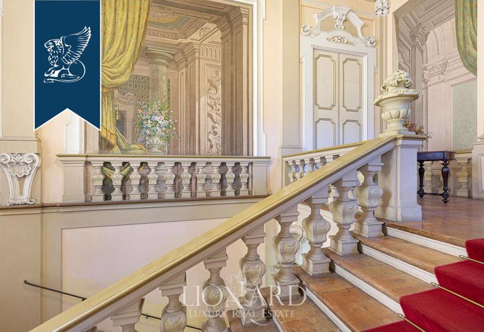 Image No.4-11 Bed Property for sale