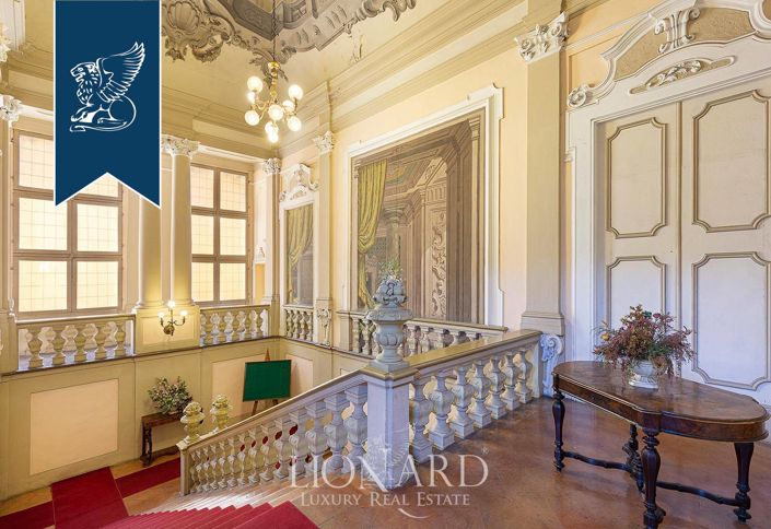 Image No.5-11 Bed Property for sale