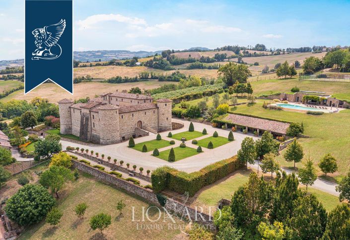 Image No.1-Propriété de 15 chambres à vendre à Piacenza