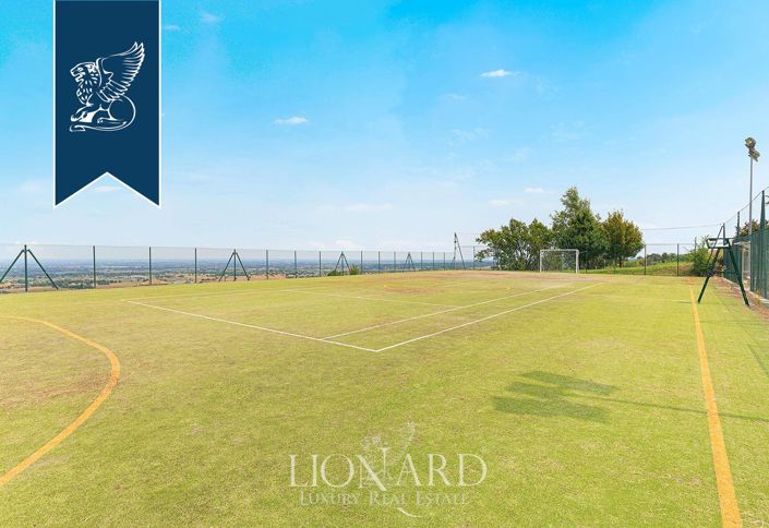 Image No.20-15 Bed Property for sale