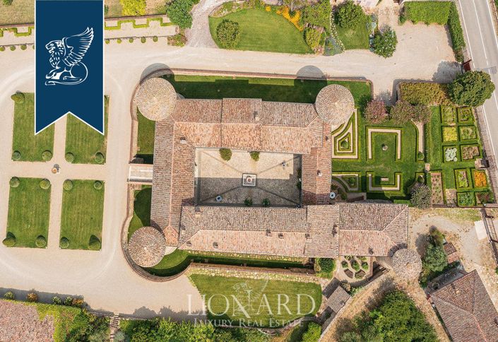 Image No.5-15 Bed Property for sale