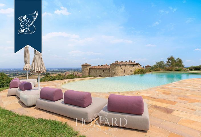 Image No.15-15 Bed Property for sale