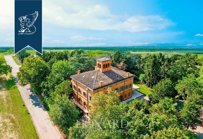 Image No.1-Villa de 10 chambres à vendre à Modena