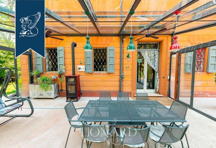 Image No.16-10 Bed Villa for sale