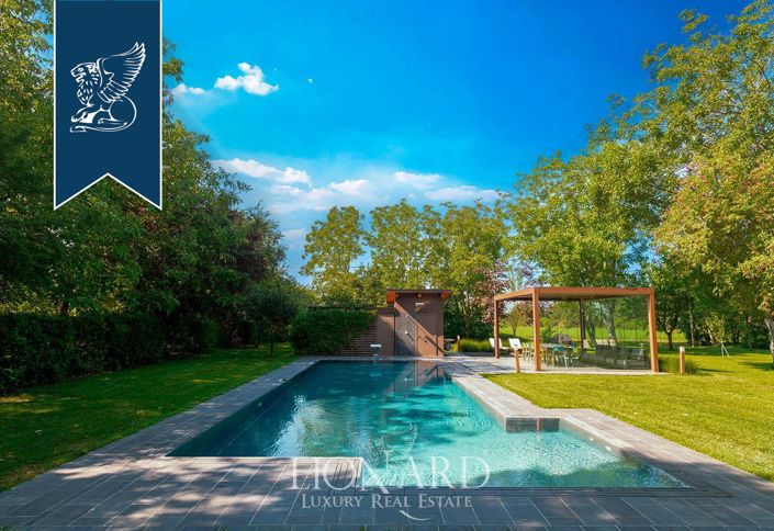 Image No.7-10 Bed Villa for sale