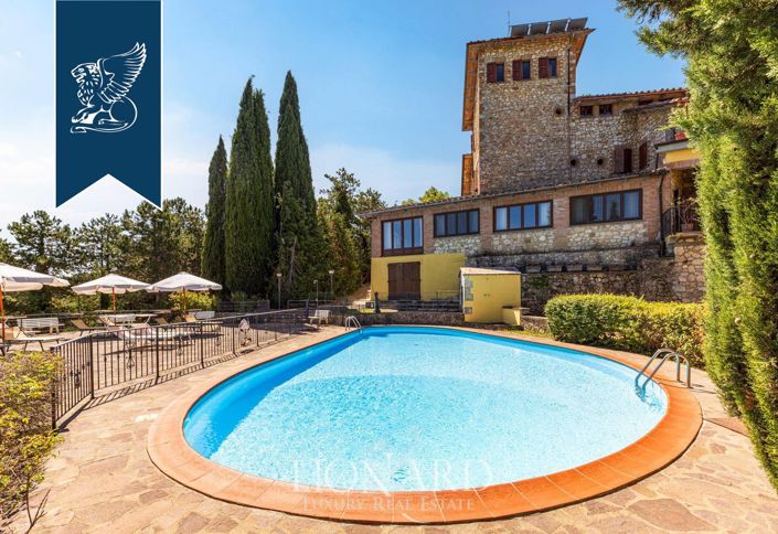 Image No.5-14 Bed Farmhouse for sale