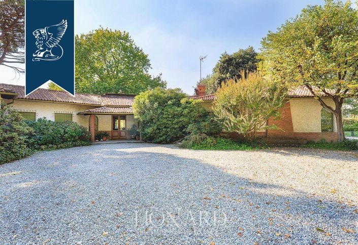 Image No.12-6 Bed Villa for sale