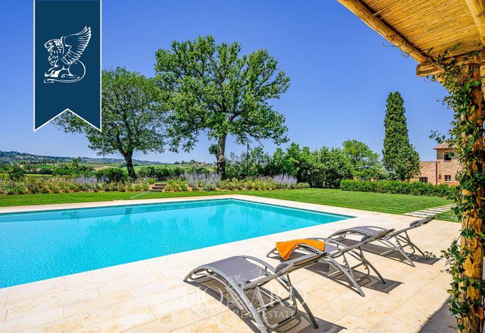 Image No.10-Ferme de 10 chambres à vendre à Montepulciano