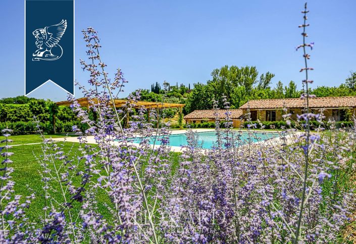 Image No.12-Ferme de 10 chambres à vendre à Montepulciano