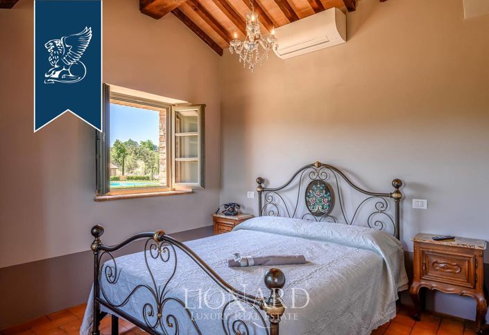 Image No.18-Ferme de 10 chambres à vendre à Montepulciano