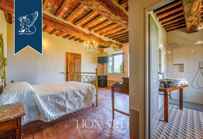 Image No.19-Ferme de 10 chambres à vendre à Montepulciano