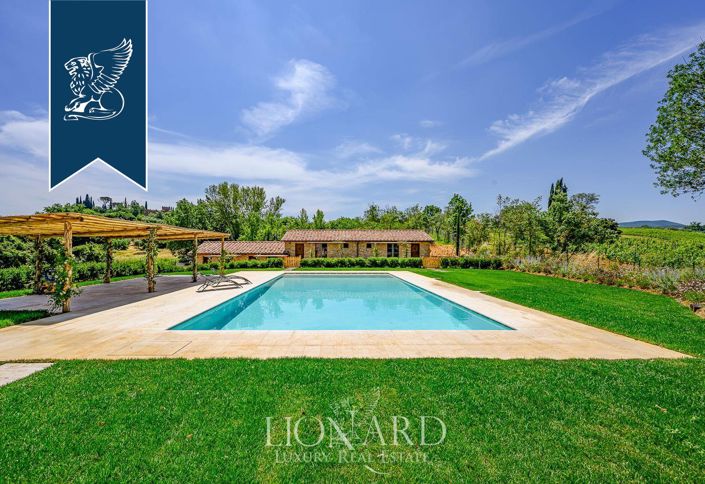 Image No.2-Ferme de 10 chambres à vendre à Montepulciano