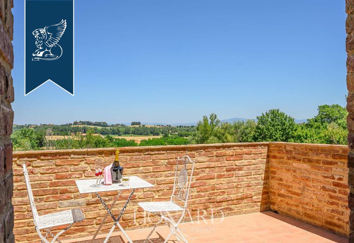 Image No.22-Ferme de 10 chambres à vendre à Montepulciano