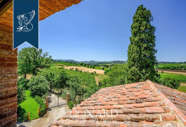 Image No.24-Ferme de 10 chambres à vendre à Montepulciano