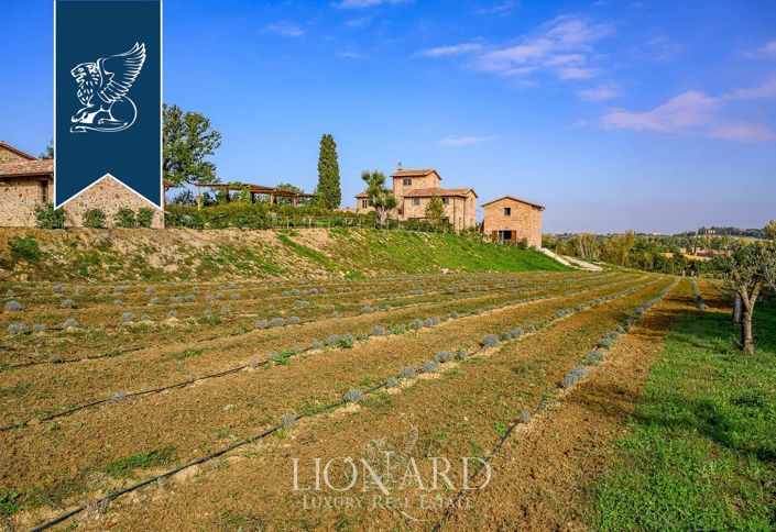 Image No.27-Ferme de 10 chambres à vendre à Montepulciano