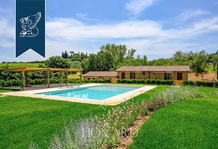 Image No.7-Ferme de 10 chambres à vendre à Montepulciano