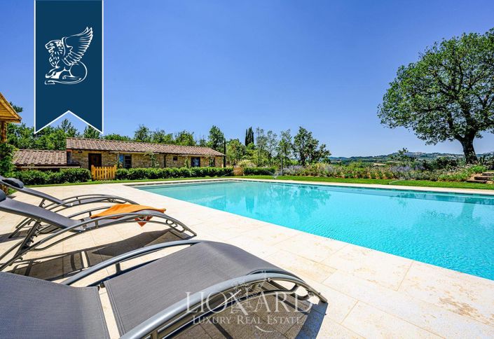 Image No.9-Ferme de 10 chambres à vendre à Montepulciano