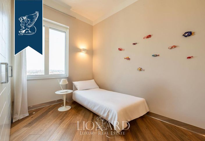 Image No.20-3 Bed Apartment for sale