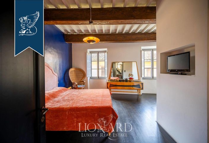 Image No.12-4 Bed Property for sale