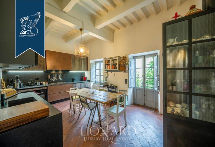 Image No.8-4 Bed Property for sale