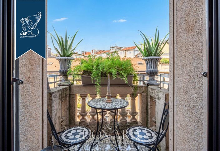 Image No.8-5 Bed Apartment for sale