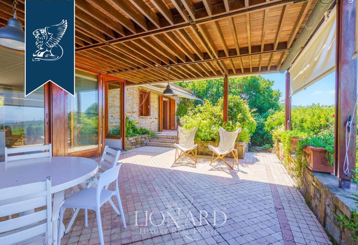 Image No.10-5 Bed Villa for sale