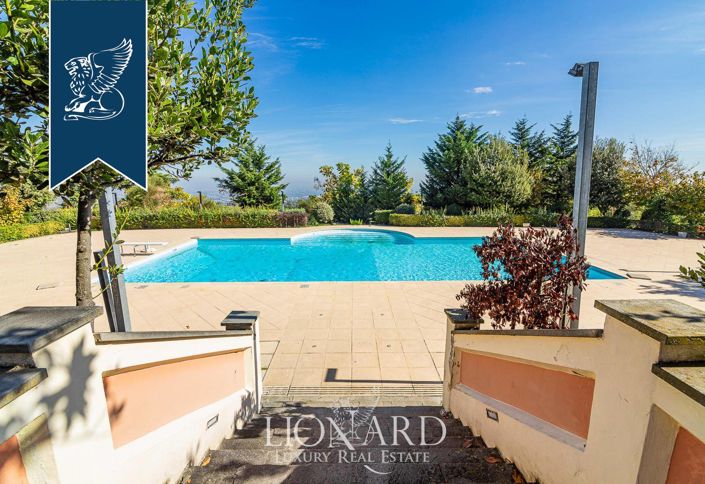 Image No.16-38 Bed Property for sale